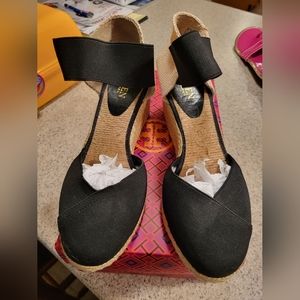 LAUREN RALPH LAUREN black wedge espadrilles 8